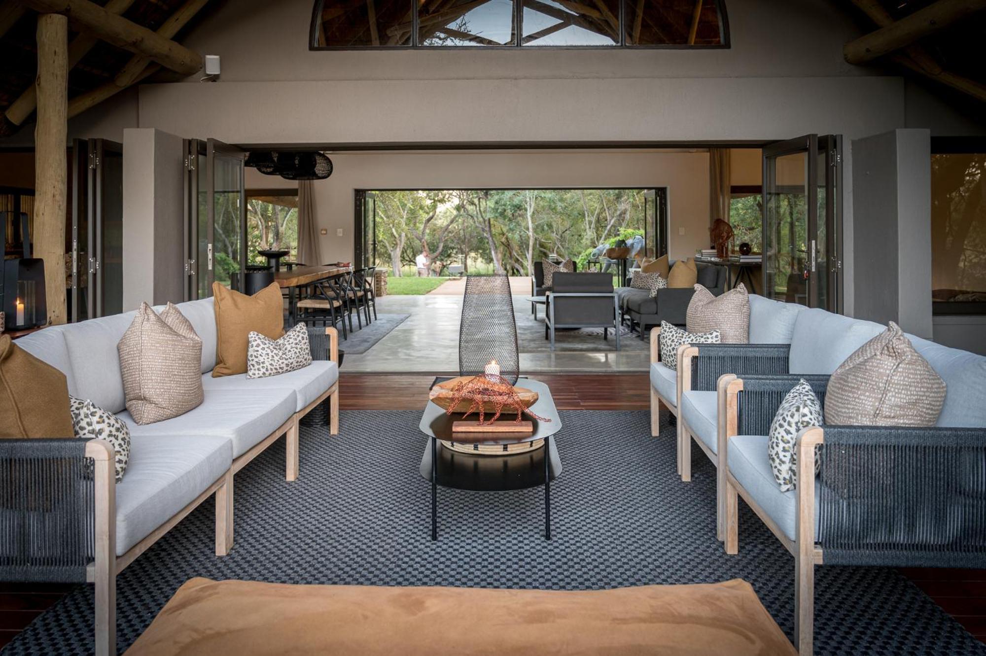 Serondella Safari Lodge Резерват Торнибуш Екстериор снимка