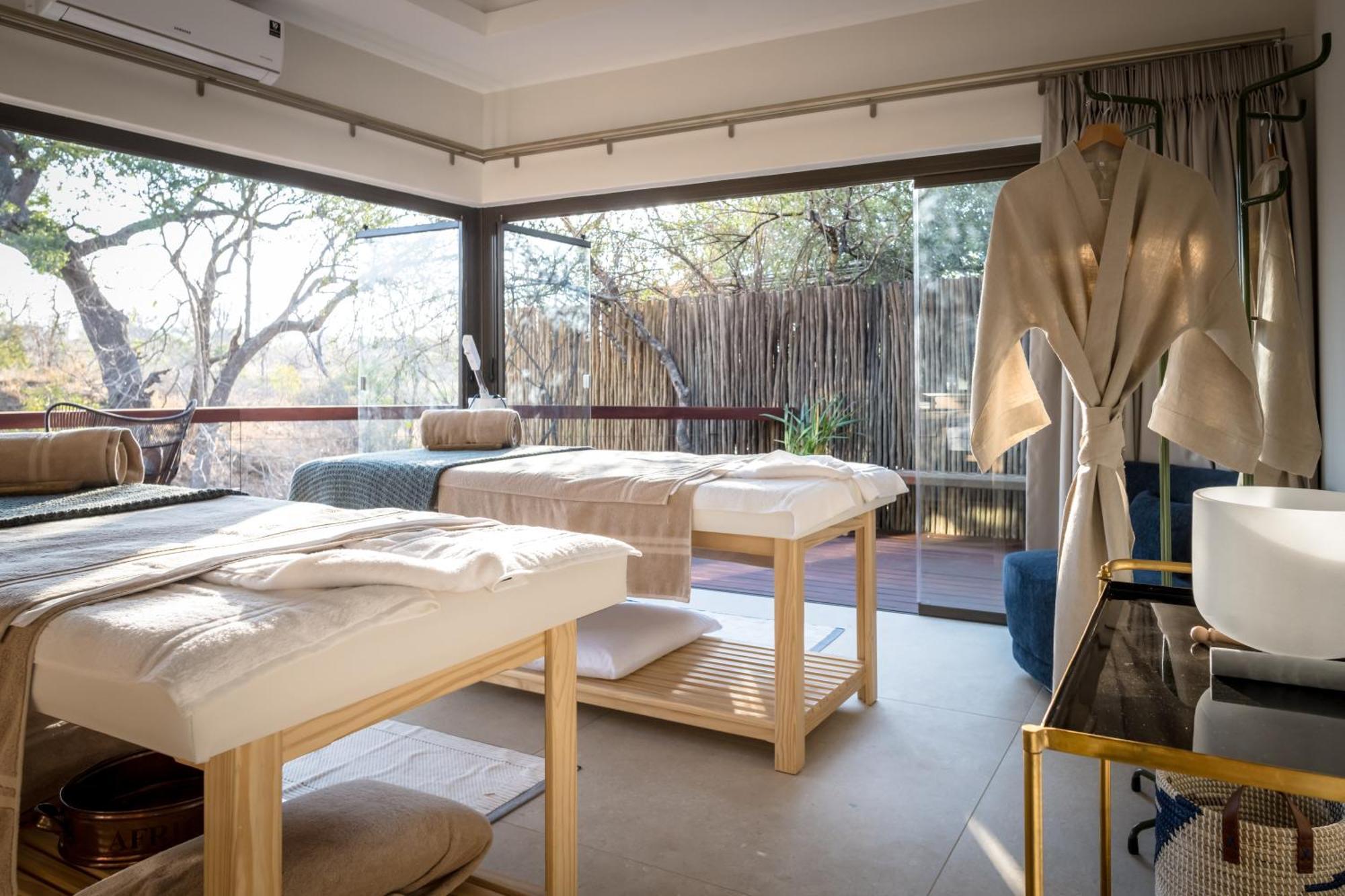 Serondella Safari Lodge Резерват Торнибуш Екстериор снимка